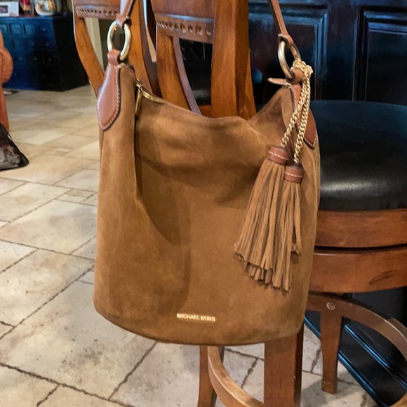 Michael Kors suede leather Elana shoulder bag - Picture 2 of 11